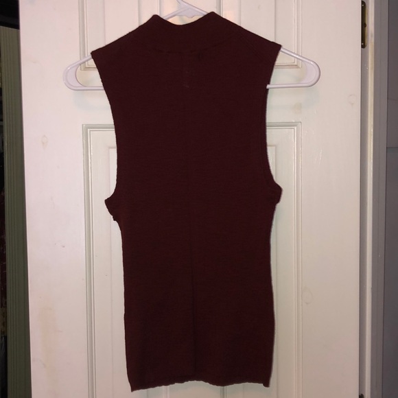 Sleeveless 360 sweater - Picture 2 of 5